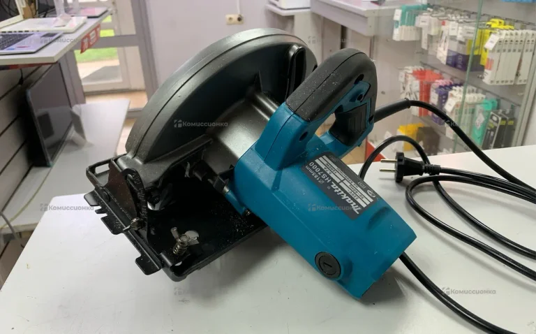 Дисковая пила makita HS 700