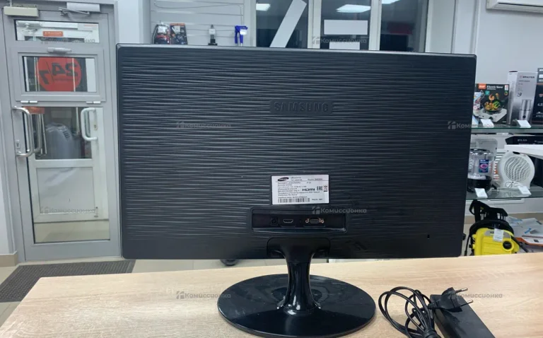 Монитор Samsung LS24D300HSI