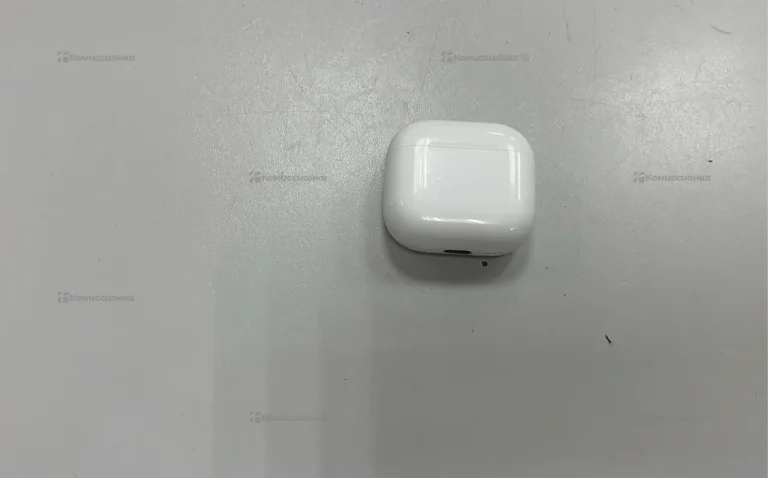 Наушники  Apple AirPods 4 с шумоподавлением