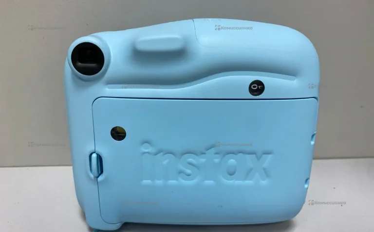 Фотоаппарат  instax