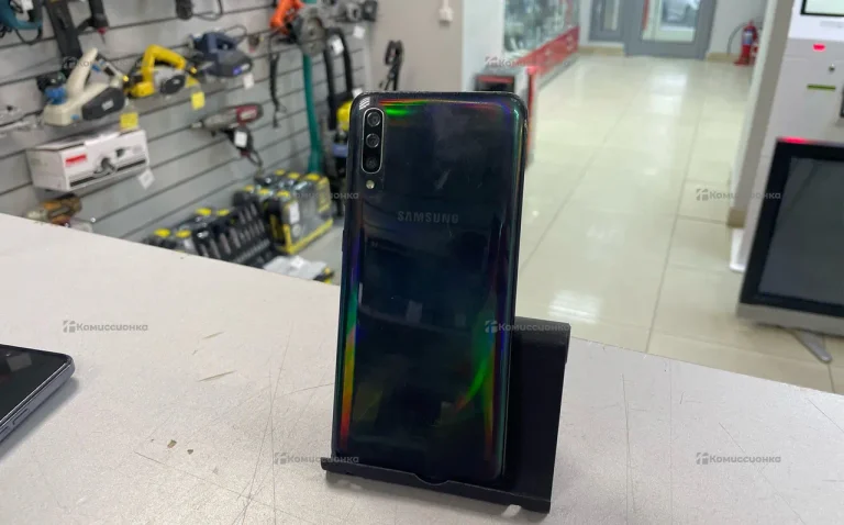 Samsung Galaxy A70 6/128 ГБ