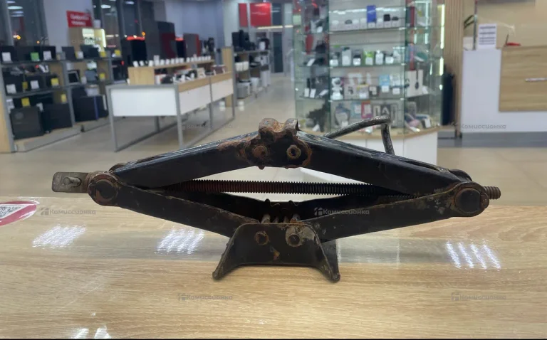 Домкрат ромбический