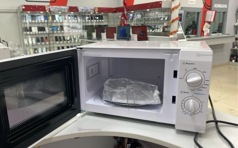 Микроволновая печь Midea MG820