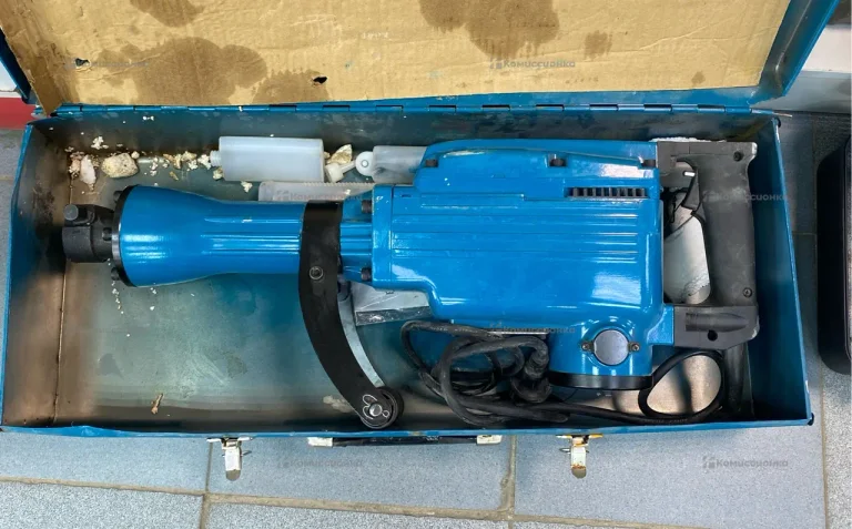 отбойный молоток Makita