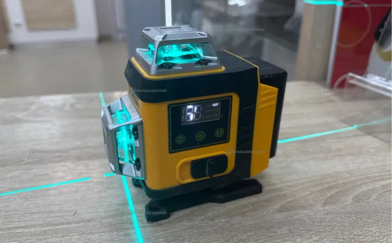 лазерный нивелир Dewalt (реплика)
