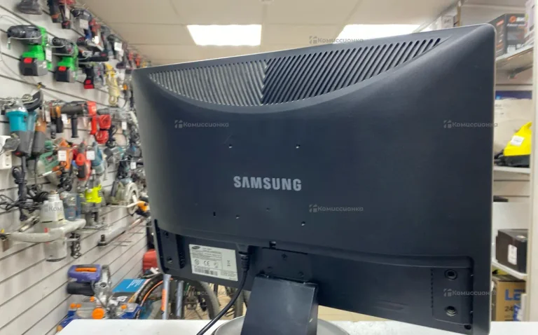 Монитор Samsung SyncMaster 226BW