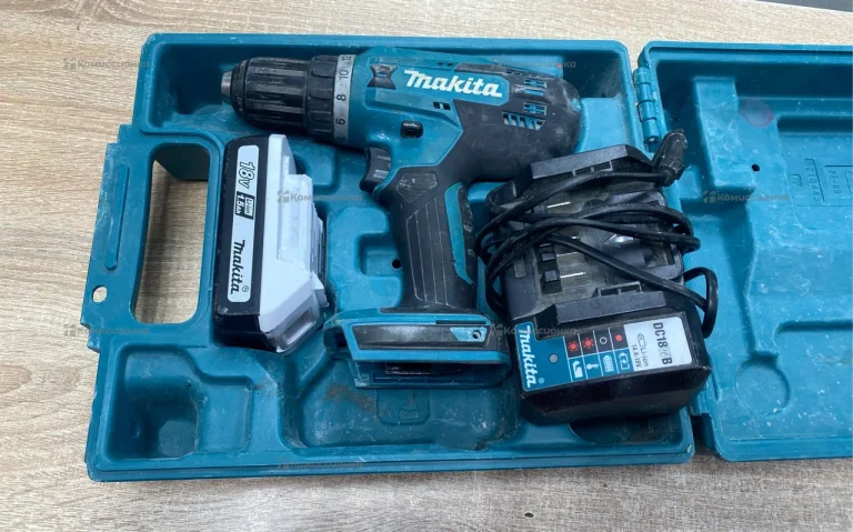 дрель-шуруповерт Makita DF488D002