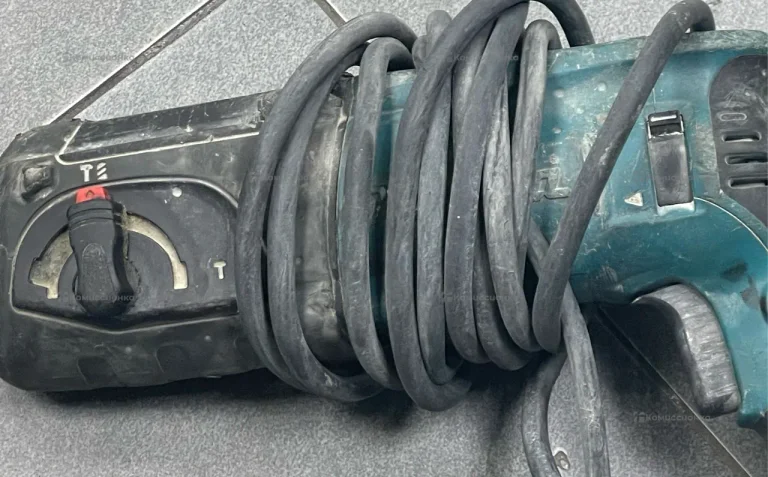 Перфоратор Makita 2470HR