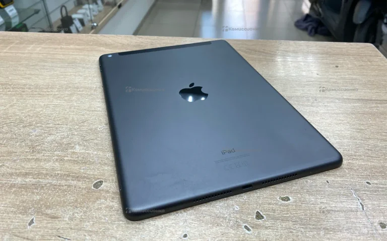 Планшет Apple iPad 8(2020) 128GB Wi-Fi