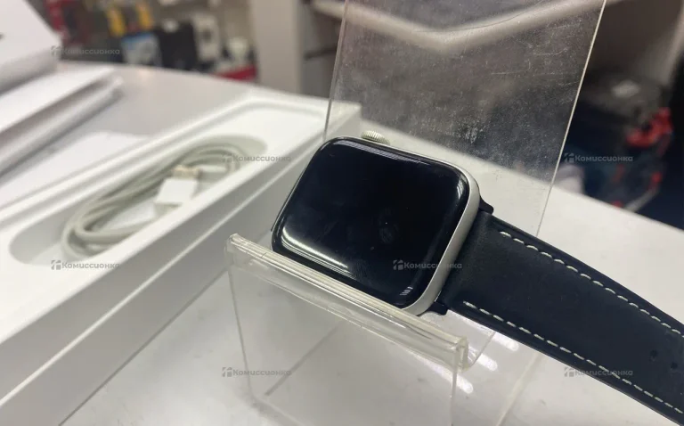 Часы  Apple Watch 6 44mm
