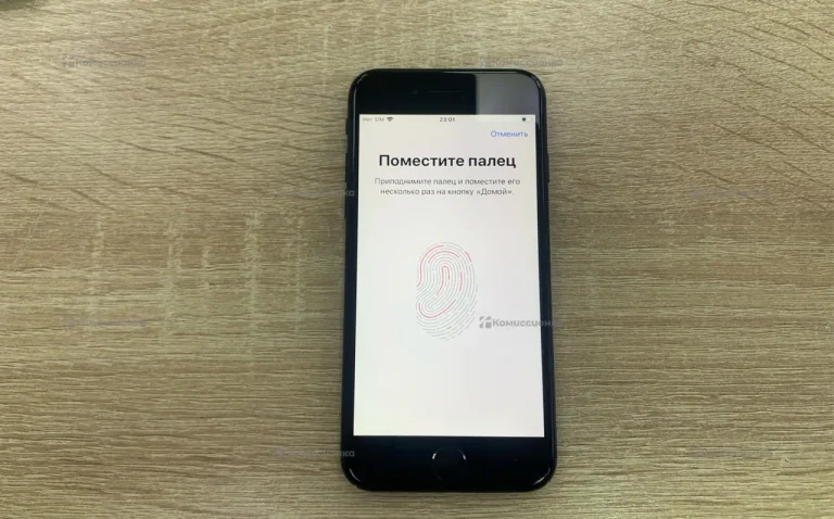 Apple iPhone SE (2020) 3/64 ГБ