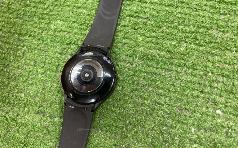 Часы  Samsung Galaxy Watch 4
