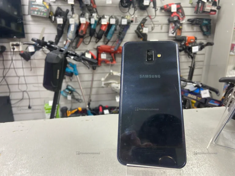 Samsung Galaxy J6+ 3/32 ГБ