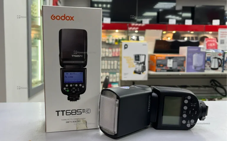 Фотовспышка GODOX TT685II