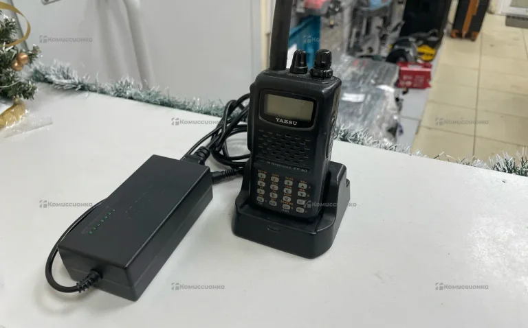 Рация  Yaesu FT-60