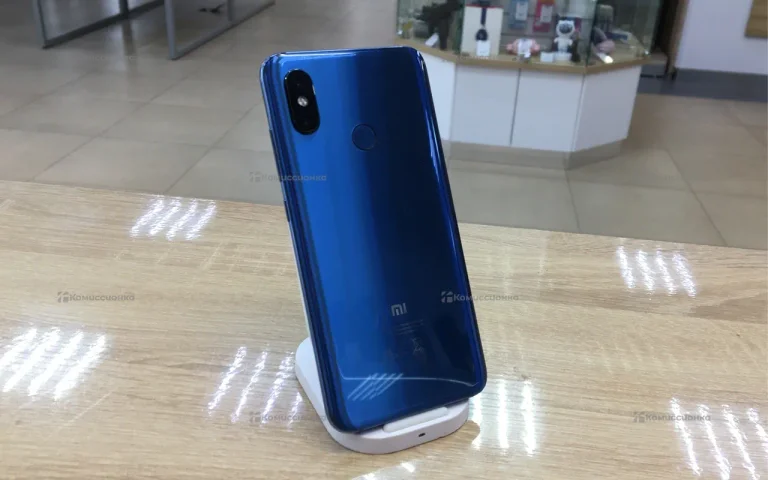 Xiaomi Mi 8 6/64 ГБ