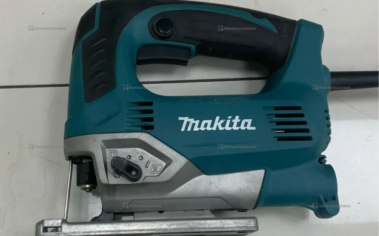 лобзик Makita JV0600