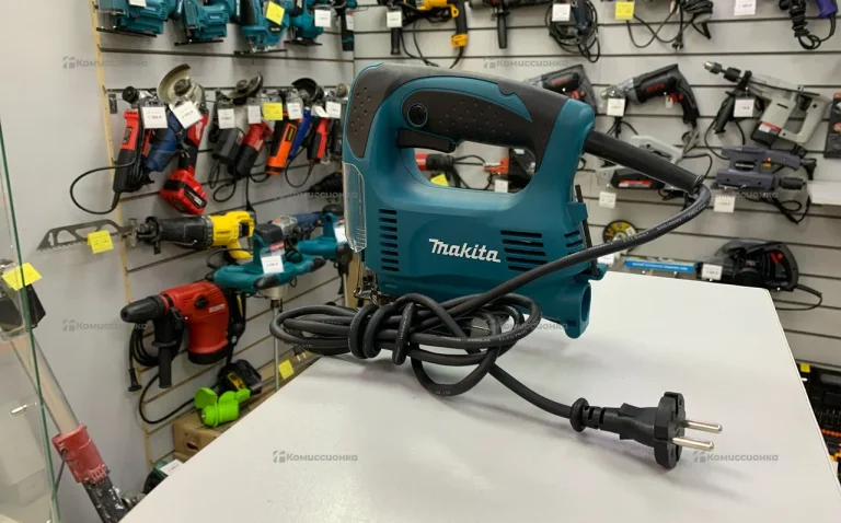 Лобзик МAkita 4326