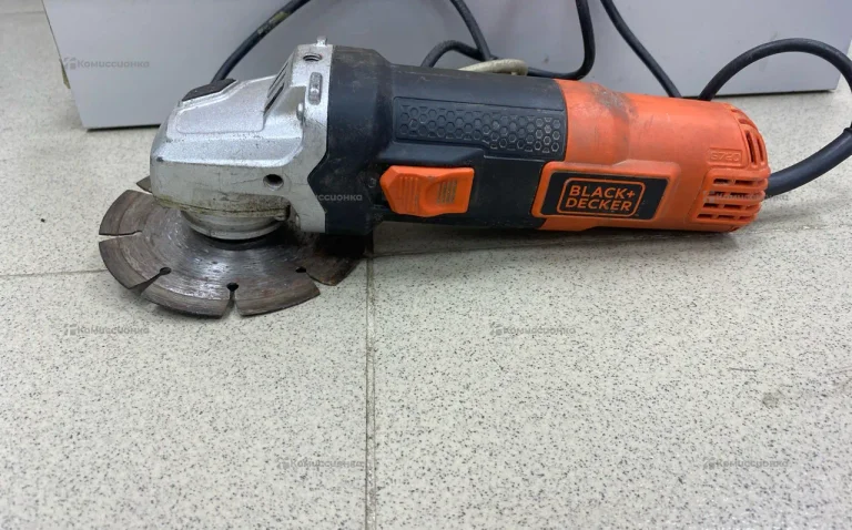 УШМ BLACK+DECKER KG8215
