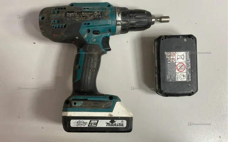 Аккумуляторный шуруповерт Makita DF488D