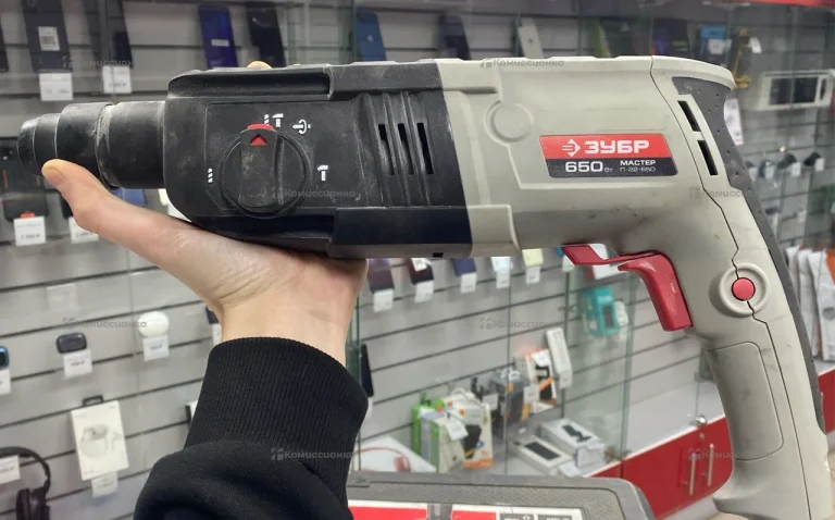Перфоратор Зубр П-22-650
