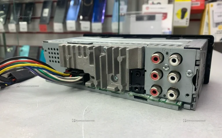 Автомагнитола  Pioneer MVH-520BT