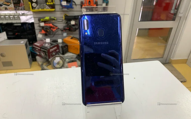 Samsung Galaxy A20 3/32 ГБ
