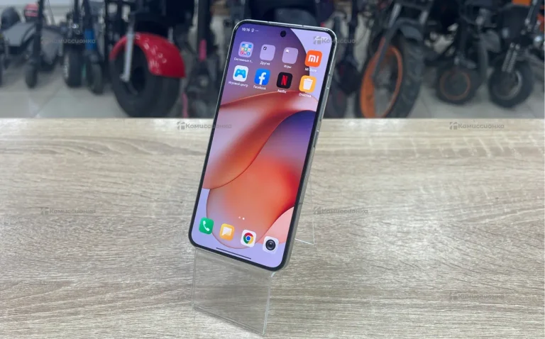 Xiaomi 13 12/256 ГБ