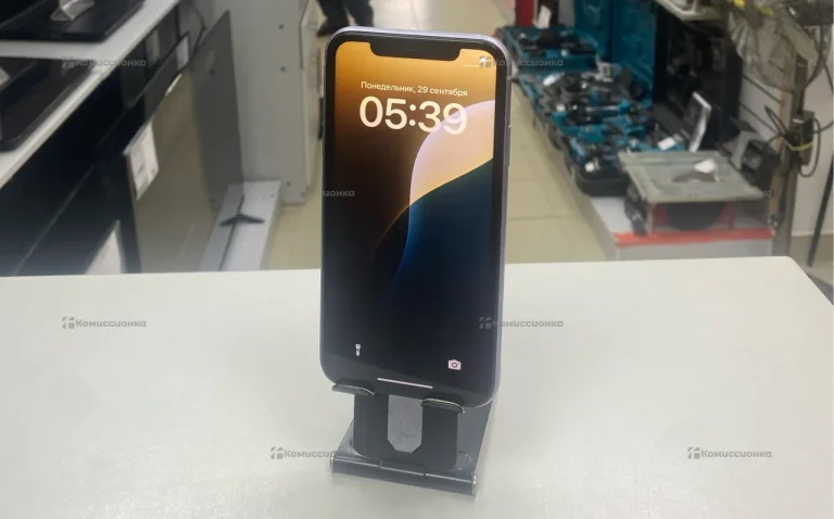 Apple iPhone 11 4/64 ГБ