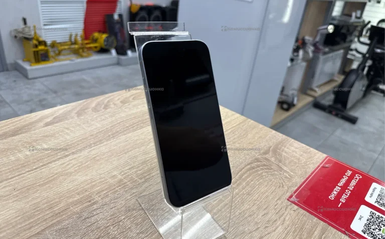 Apple iPhone 15 6/128 ГБ