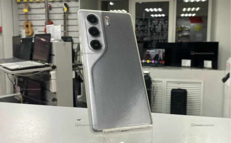 Tecno Camon 40 8/256 ГБ