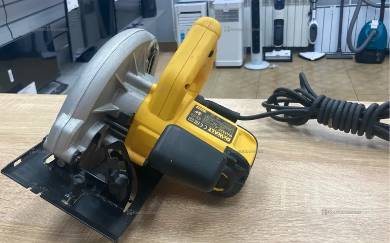 Дисковая пила dewalt DWE560