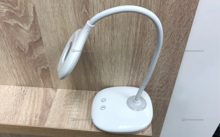 Лампа настольная Ultrafresh UF-706