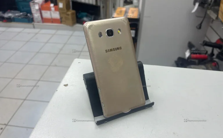 Samsung Galaxy J5 (2016) 2/16 ГБ