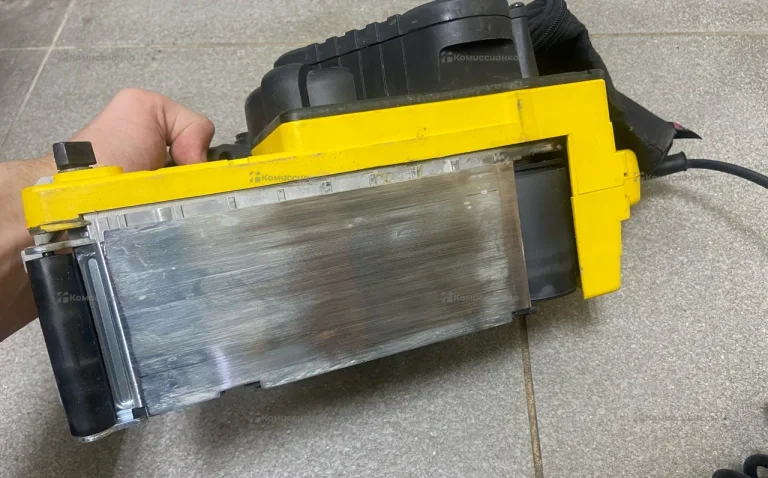 Ленточная шлифмашина STANLEY STBS720
