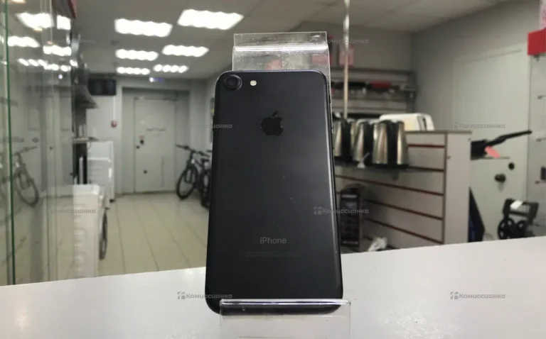 Apple iPhone 7 2/32 ГБ