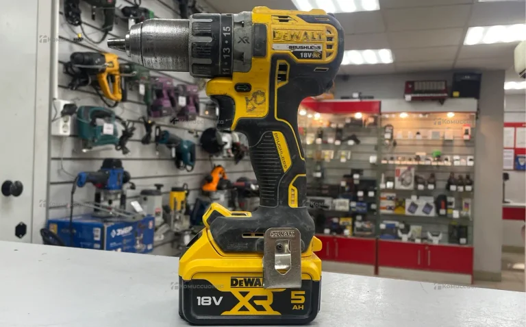 Аккумуляторная дрель-шуруповерт DeWALT DCD791NT