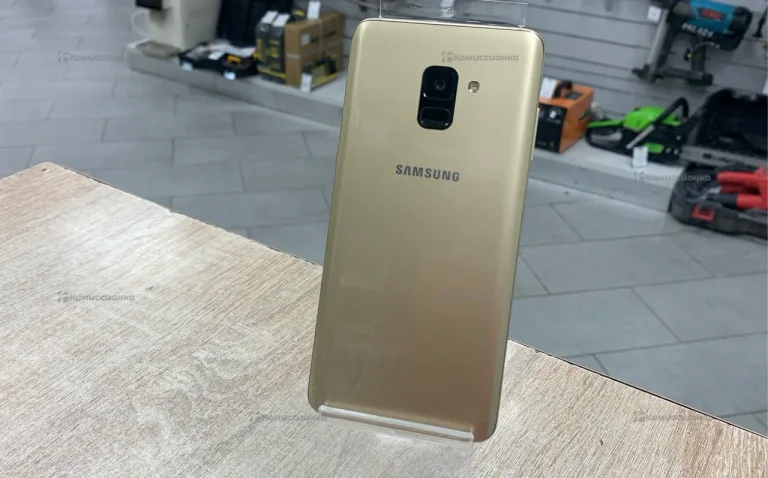 Samsung Galaxy A8+ (2018) 4/32 ГБ
