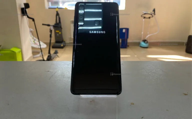 Samsung Galaxy A9 (2018) 8/128 ГБ