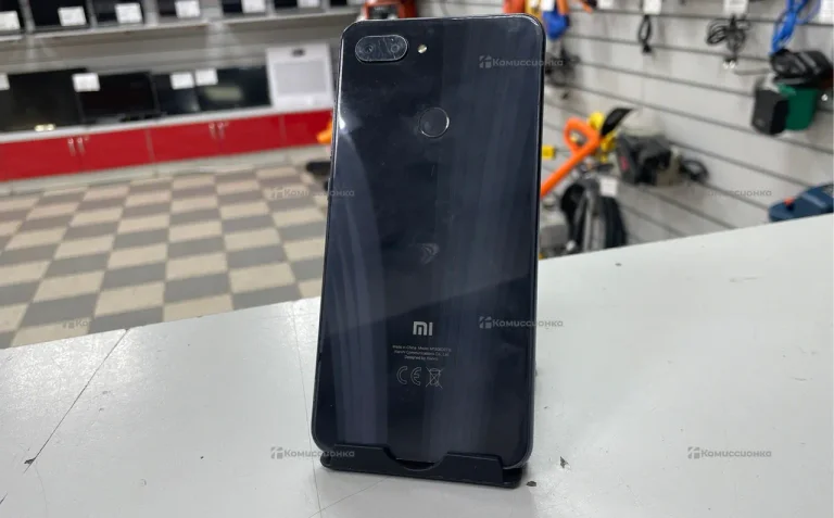 Xiaomi Mi 8 Lite 4/64 ГБ