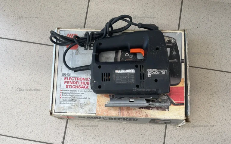 Лобзик Black Decker Bd547E