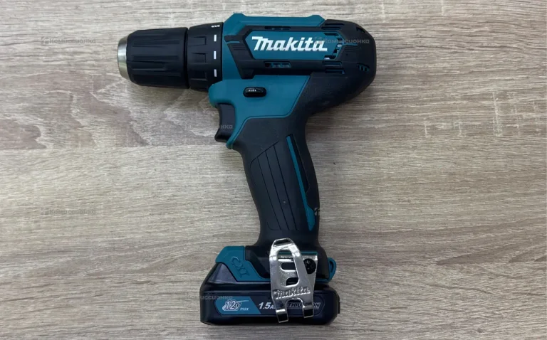 Аккумуляторная дрель-шуруповерт Makita DF333D