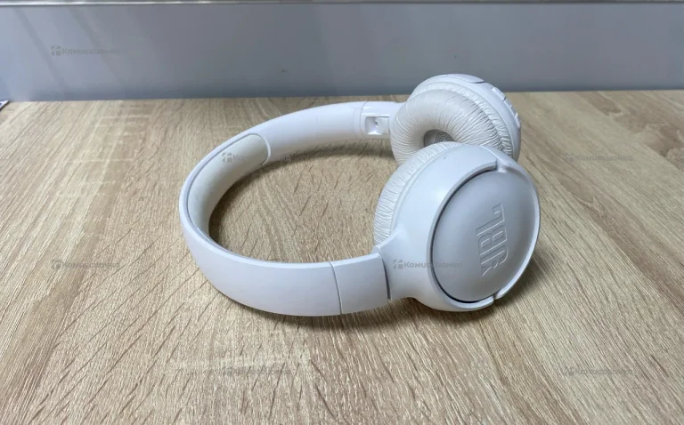 Наушники  JBL 520