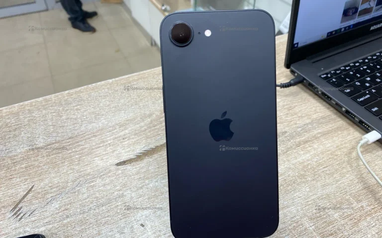 Apple iPhone 16e 8/256 ГБ