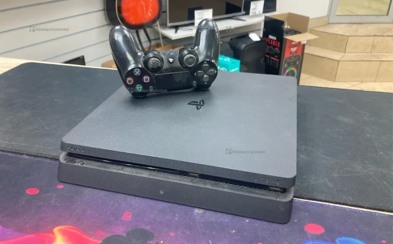 Приставка Sony ps4 slim 500.