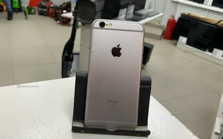 Apple iPhone 6s 2/32 ГБ