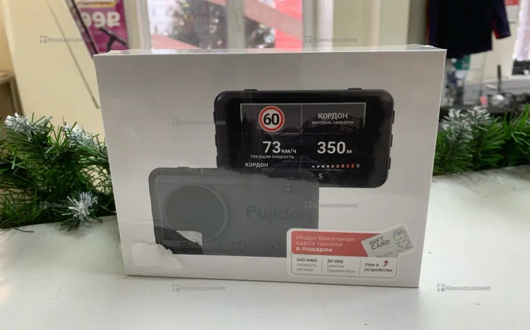 Видеорегистратор, радар детектор Fujida Karma Pro