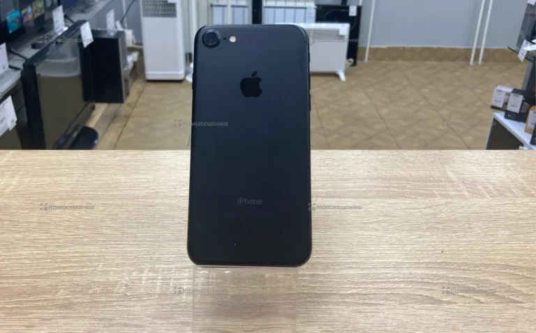 Apple iPhone 7 2/32 ГБ