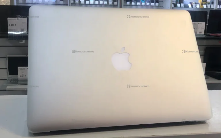 Ноутбук mackbook Air 13 (2015)