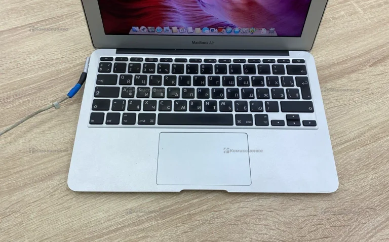 MacBook Air ( 11-inch A1370 )